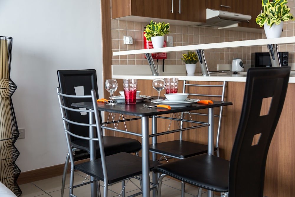 Дубай: HiGuests Vacation Homes - Sulafa Tower