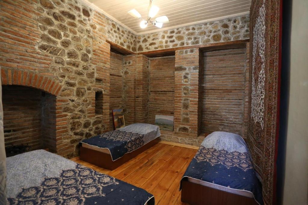 Шеки: Ilham Mustafa Houses