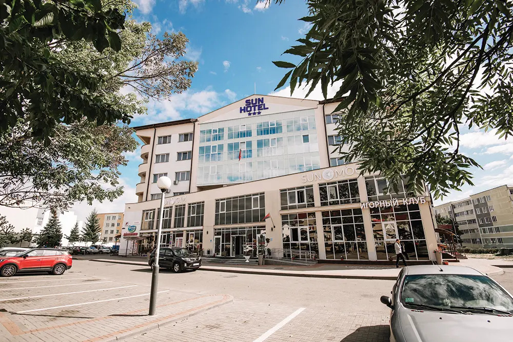 Островец: Sun Hotel