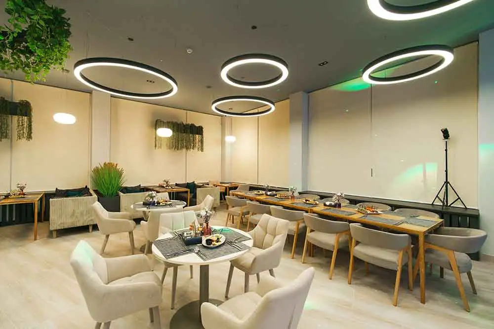 Островец: Sun Hotel