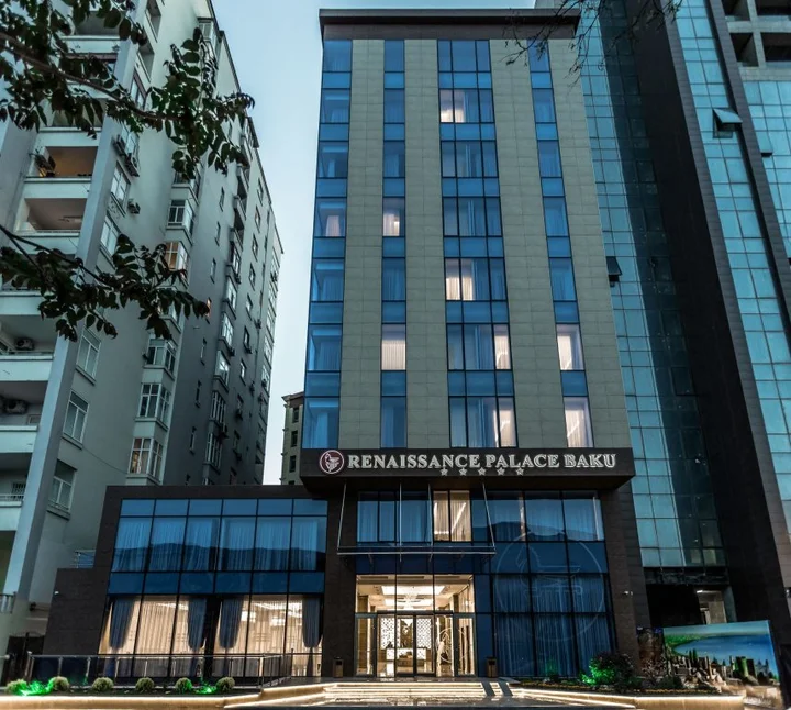 Баку: Renaissance Palace