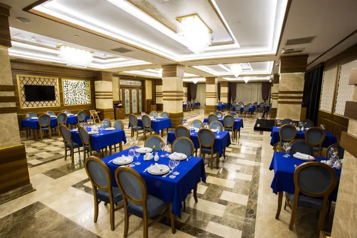 Баку: Renaissance Palace