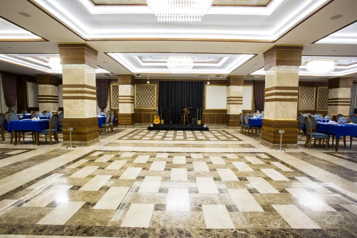 Баку: Renaissance Palace
