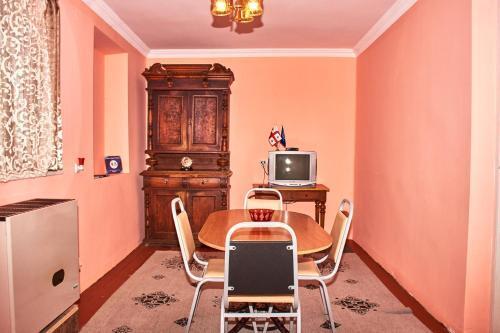 Гори: Nukri Guest House