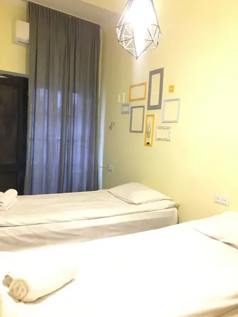 Тбилиси: Check Point Hostel