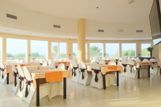 Дибба: Capital O 224 Holiday Beach Resort