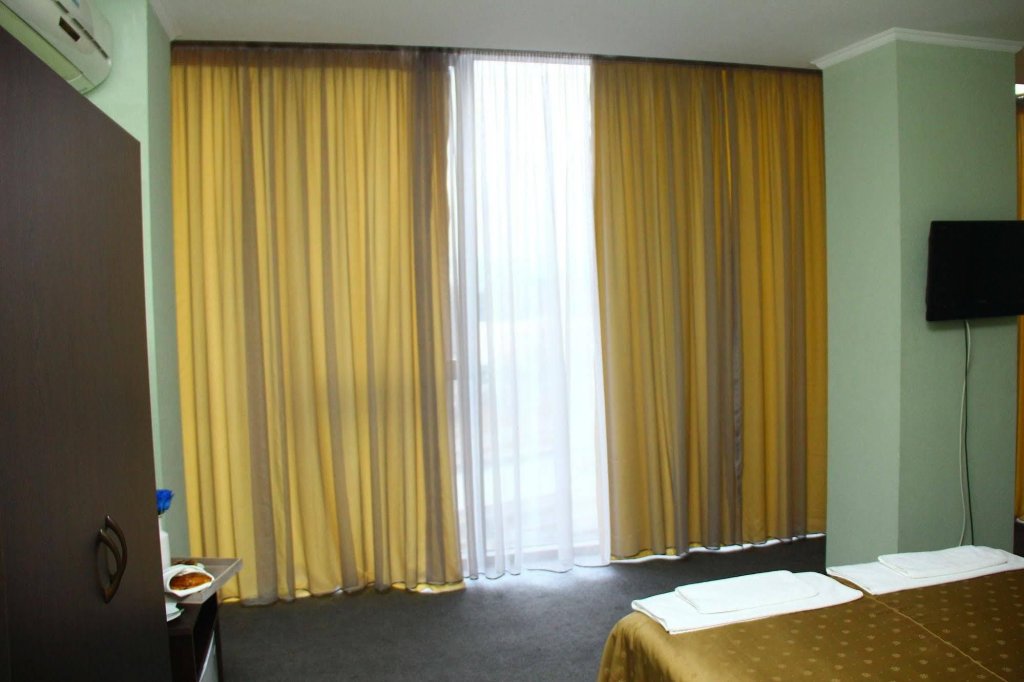 Тбилиси: Hotel Georgia