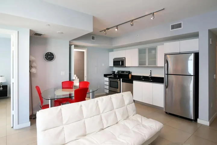 Дубай: One Bedroom Apartment in Dubai Marina