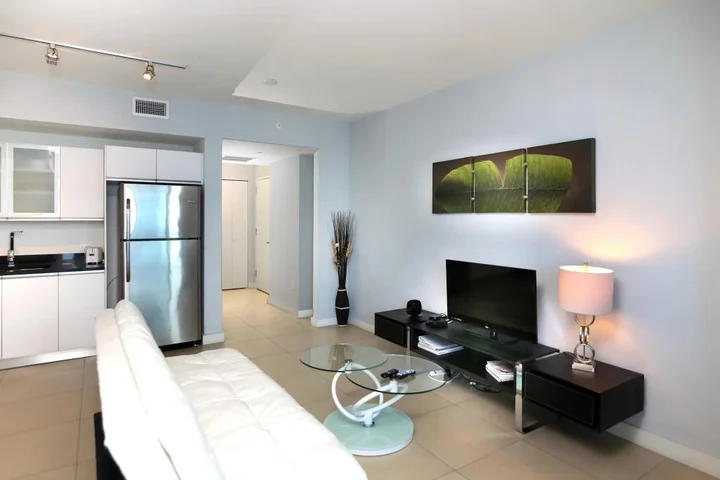 Дубай: One Bedroom Apartment in Dubai Marina