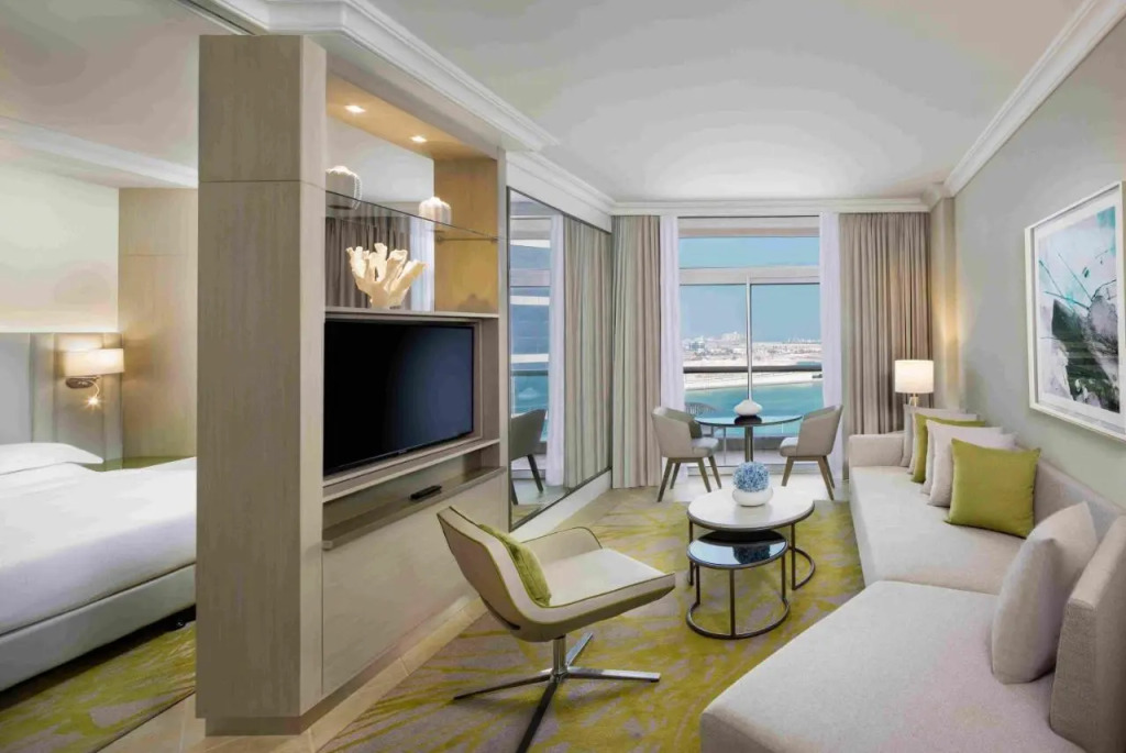 Абу-Даби: Beach Rotana Hotel - All Suites