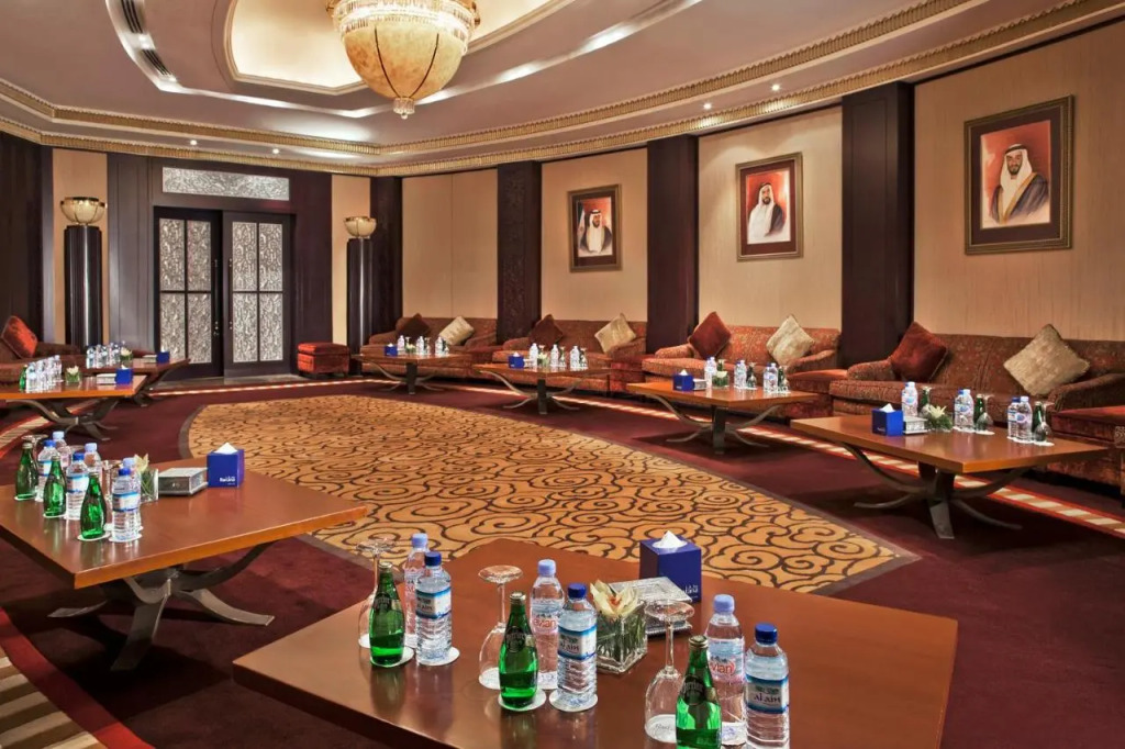 Абу-Даби: Beach Rotana Hotel - All Suites