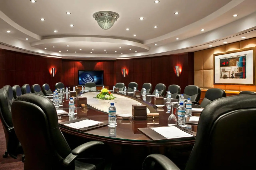 Абу-Даби: Beach Rotana Hotel - All Suites