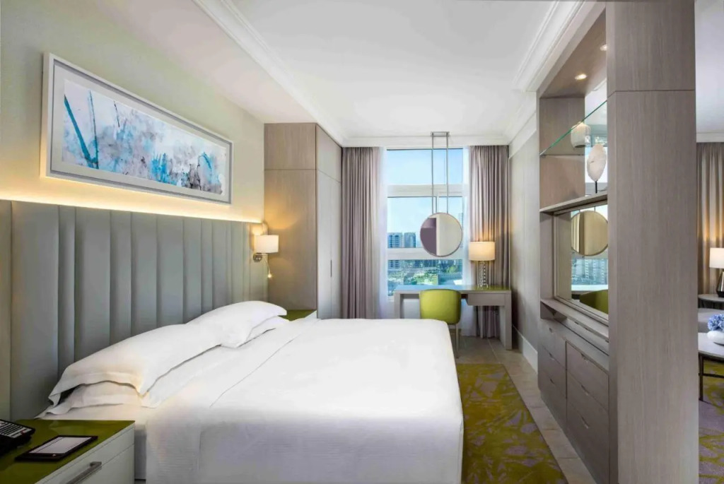 Абу-Даби: Beach Rotana Hotel - All Suites