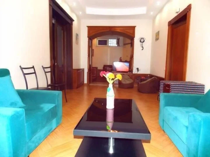 Тбилиси: Cleopatra Palace Hostel