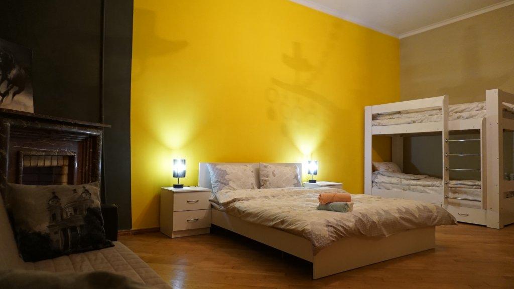 Баку: Хостел Happy Baku Hostel & Tours