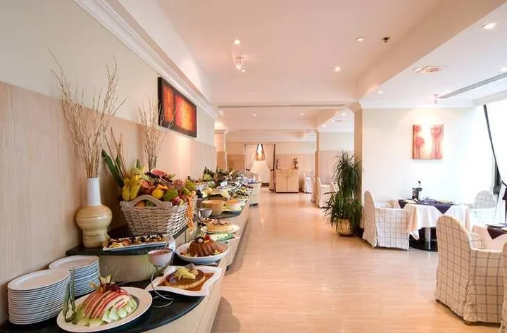 Абу-Даби: Hilton Corniche Hotel Apartments