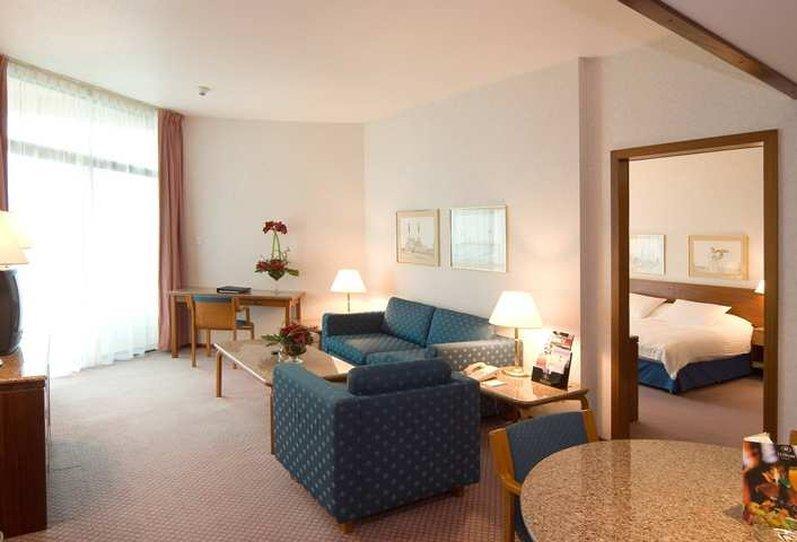 Абу-Даби: Hilton Corniche Hotel Apartments