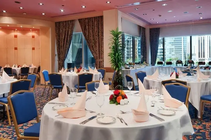 Абу-Даби: Hilton Baynunah hotel
