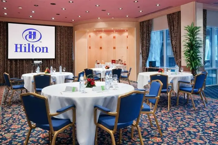 Абу-Даби: Hilton Baynunah hotel