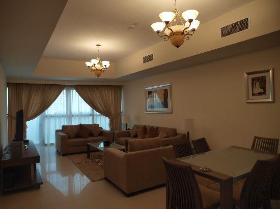 Дубай: MiNC Apartments Tecom