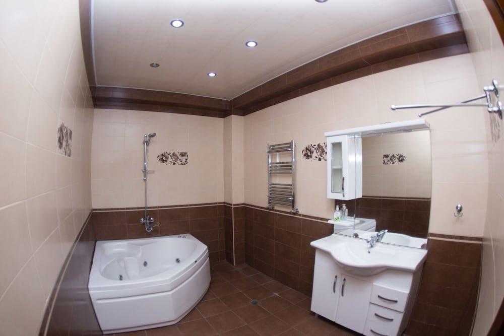 Баку: Bakuvi Tourist Apartment B095