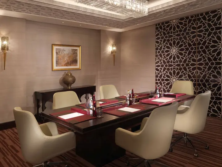 Абу-Даби: Bab Al Qasr Hotel
