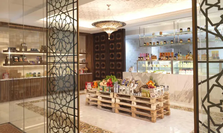 Абу-Даби: Bab Al Qasr Hotel