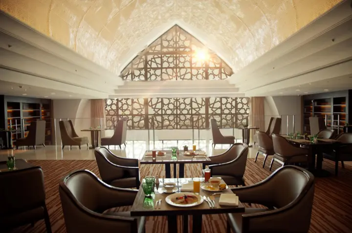 Абу-Даби: Bab Al Qasr Hotel