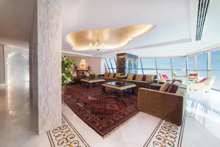 Абу-Даби: Bab Al Qasr Hotel