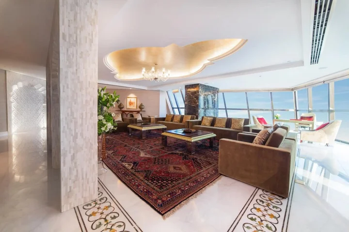 Абу-Даби: Bab Al Qasr Hotel