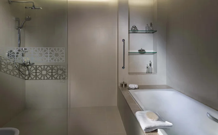 Абу-Даби: Bab Al Qasr Hotel