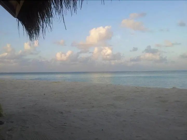 Северный атолл Мале: Strand View