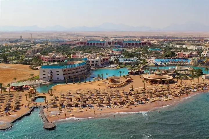 Хургада: Almas Palace Resort (Families & Couples Only)