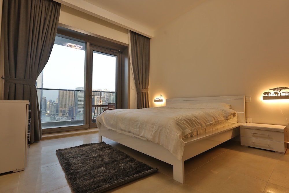 Дубай: Sparkle Tower Residence