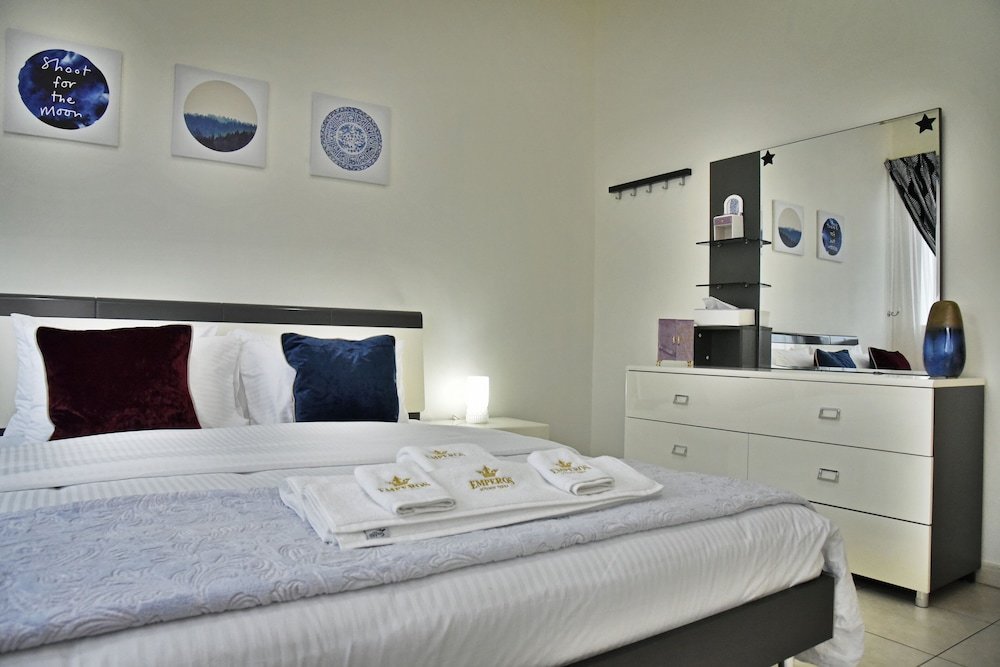 Дубай: Luxury 4BR Apartment in Horizon Towers