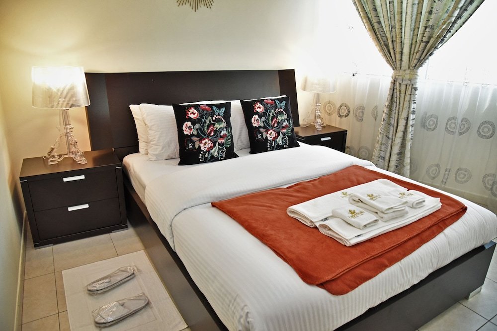 Дубай: Luxury 4BR Apartment in Horizon Towers