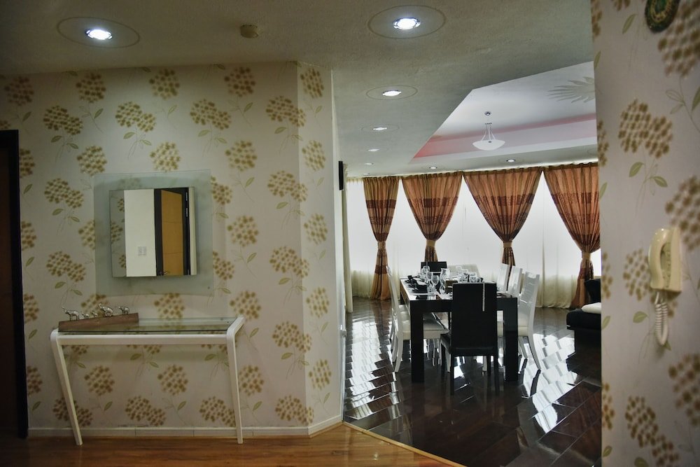 Дубай: Luxury 4BR Apartment in Horizon Towers