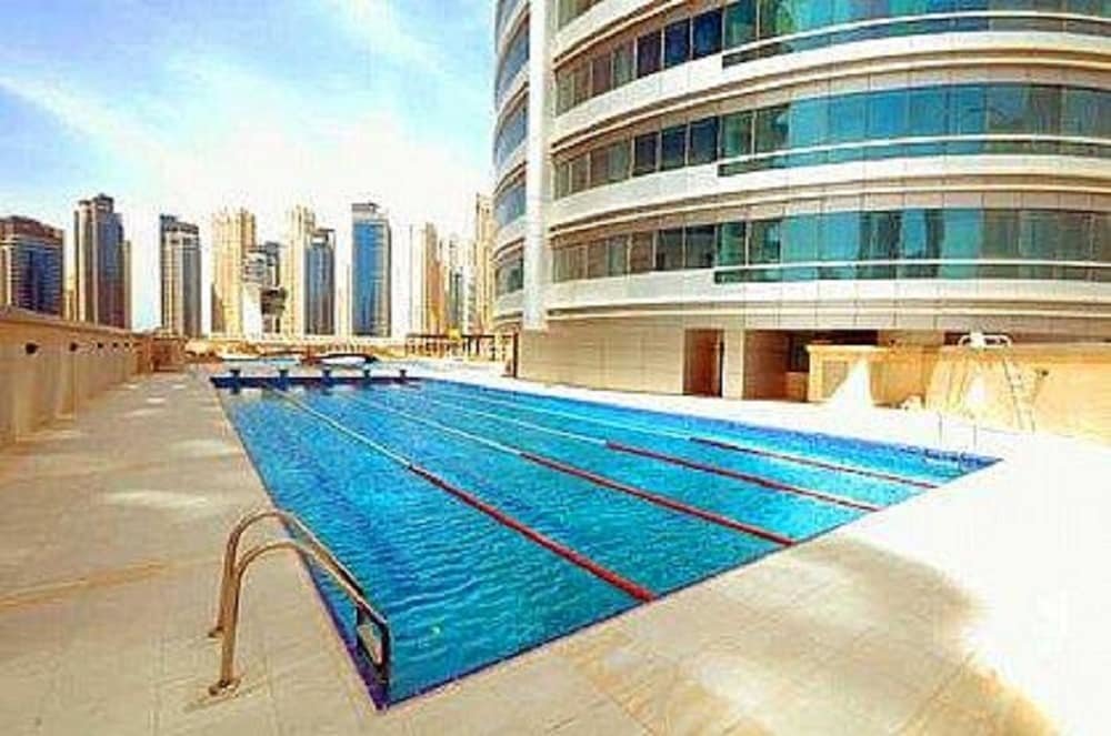 Дубай: Luxury 4BR Apartment in Horizon Towers
