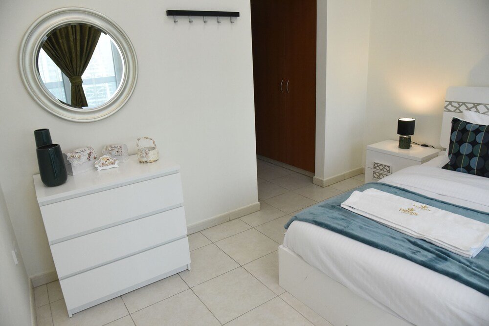 Дубай: Luxury 4BR Apartment in Horizon Towers