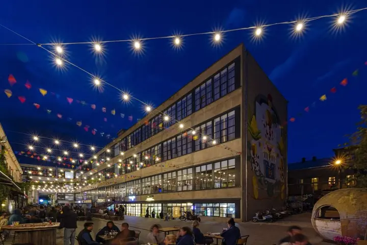 Тбилиси: Fabrika Hostel & Suites - хостел