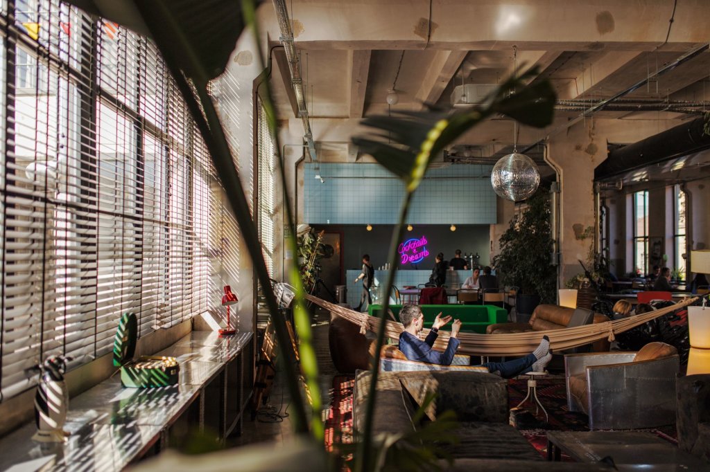 Тбилиси: Fabrika Hostel & Suites - хостел