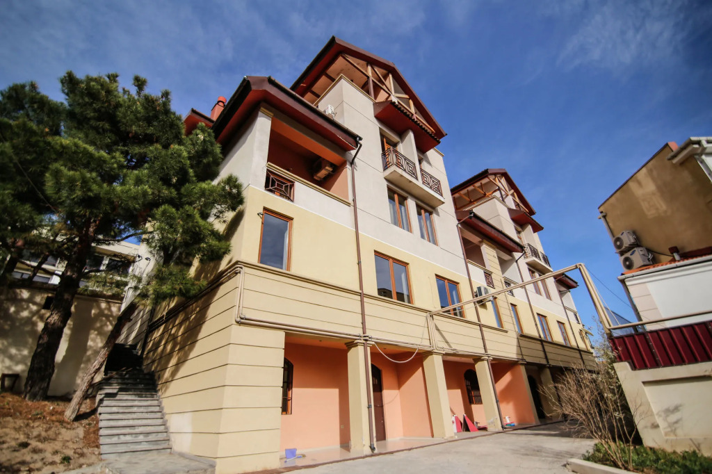 Тбилиси: Hills Hotel