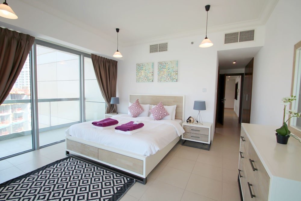 Дубай: Kennedy Towers - 8 Boulevard Walk