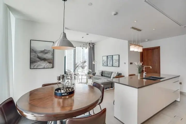 Дубай: Newly Furnished Apartment in Marina Gate 2
