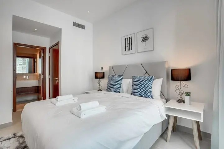 Дубай: Newly Furnished Apartment in Marina Gate 2