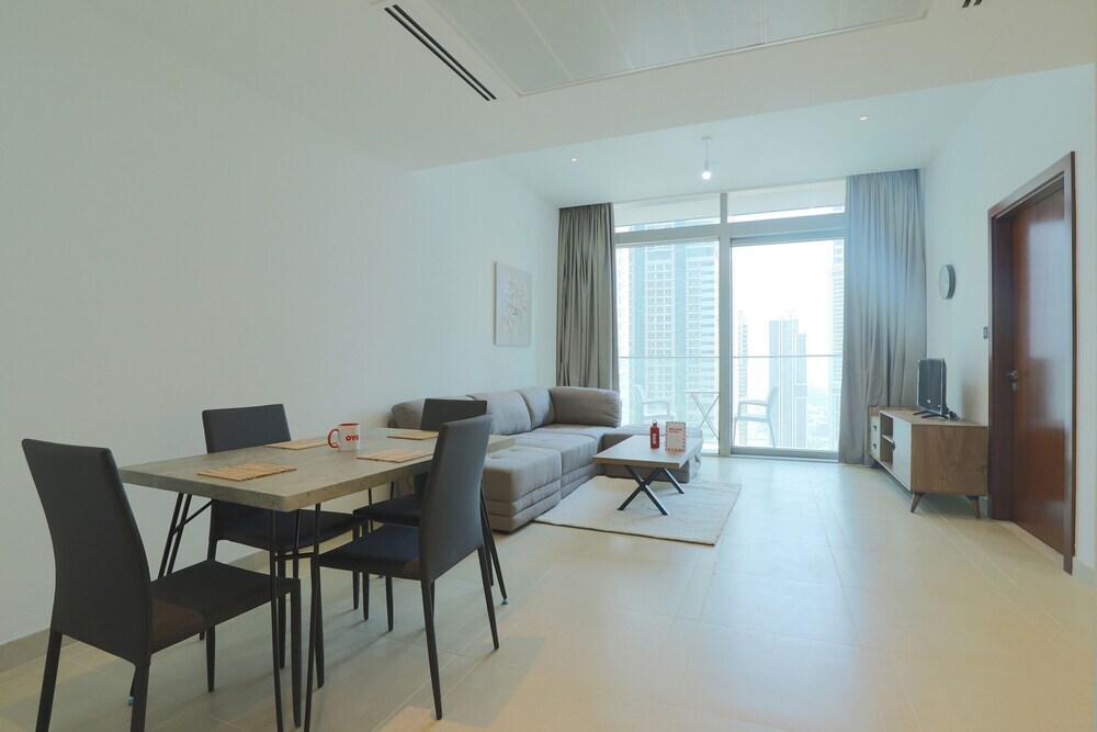Дубай: OYO Home 258 1BHK Marina Gate 2
