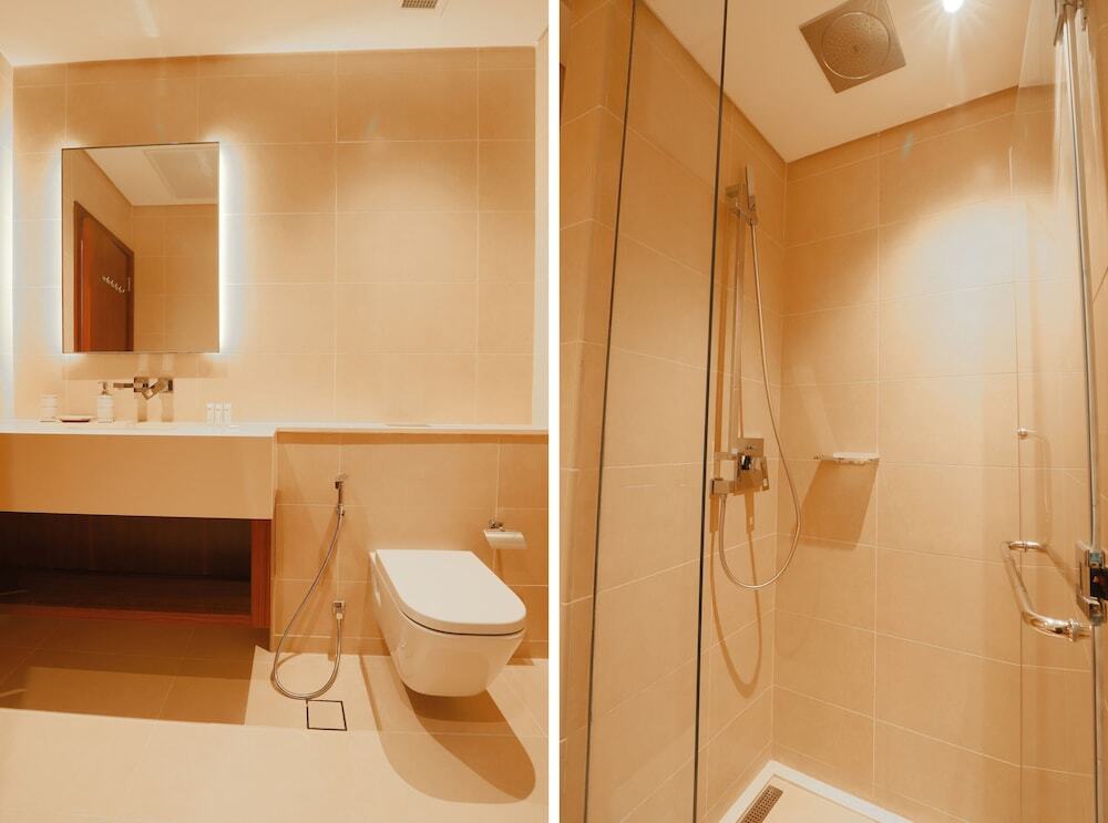 Дубай: OYO Home 258 1BHK Marina Gate 2