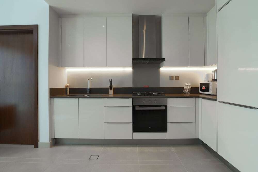 Дубай: OYO Home 258 1BHK Marina Gate 2