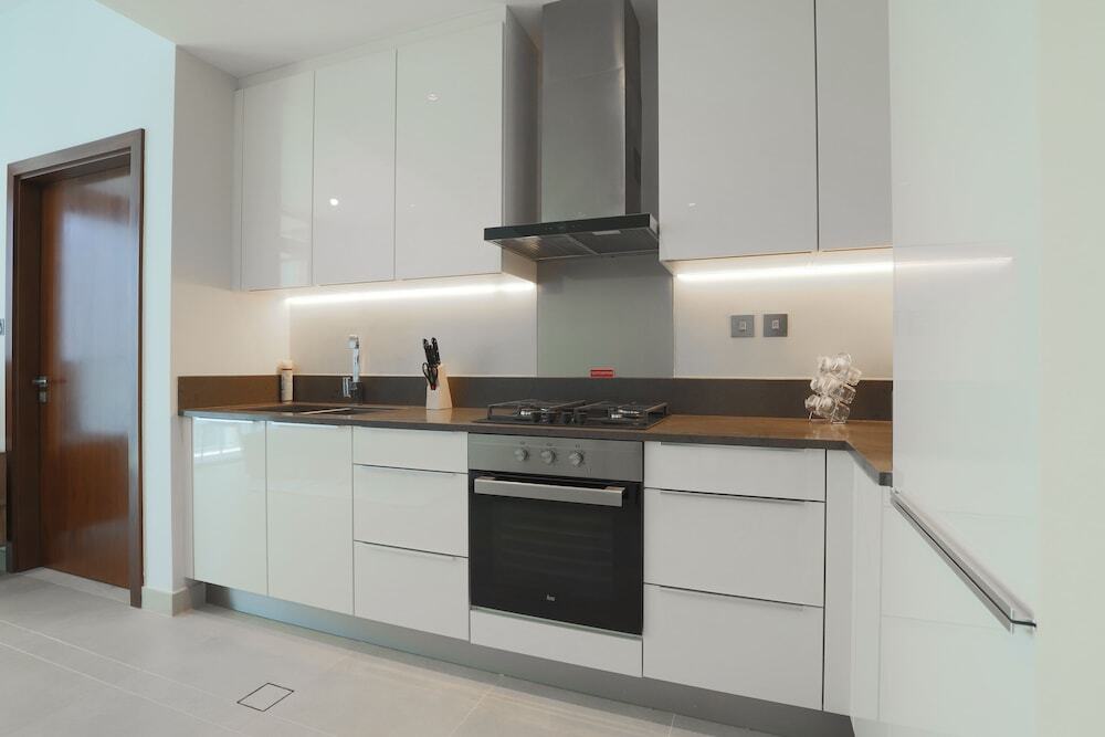 Дубай: OYO Home 258 1BHK Marina Gate 2