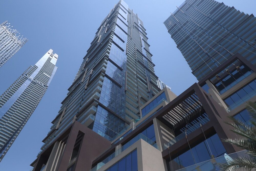 Дубай: OYO Home 258 1BHK Marina Gate 2